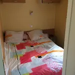 キャンプ場 Mobilhome Les Petits Ecureuils 4 Etoiles *