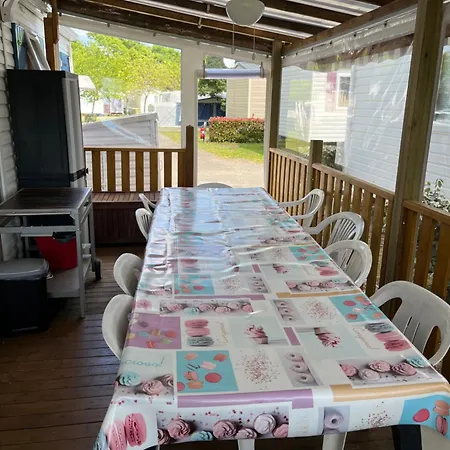 Mobilhome Les Petits Ecureuils 4 Etoiles キャンプ場 *