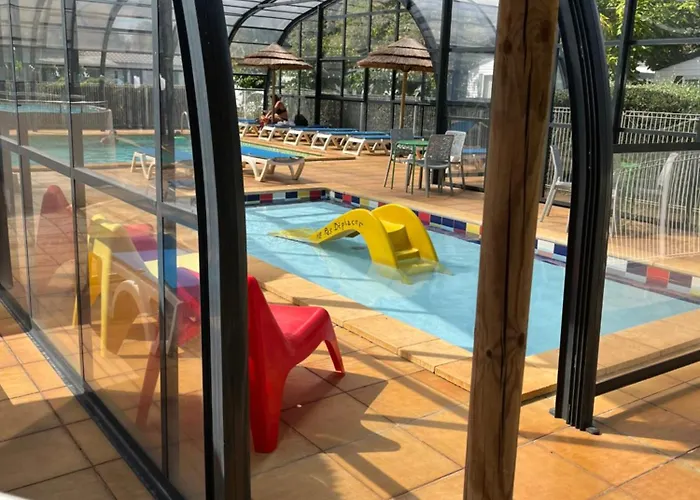 Mobilhome Les Petits Ecureuils 4 Etoiles * ビスカロッス